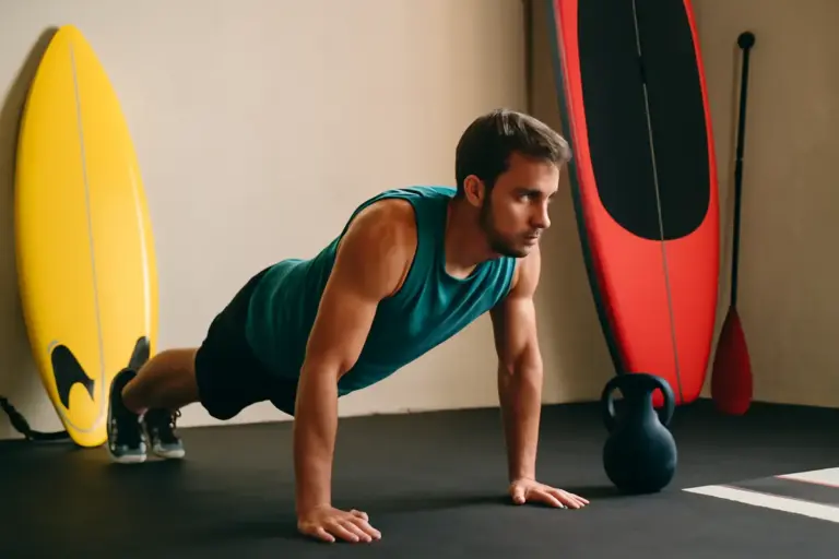 Sviluppare resistenza per lunghe sessioni di sport acquatici: la routine di allenamento che rende i viaggi più piacevoli