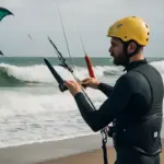 Uscita in kitesurf con mare grosso: l’approccio corretto per divertirsi in sicurezza riducendo i rischi